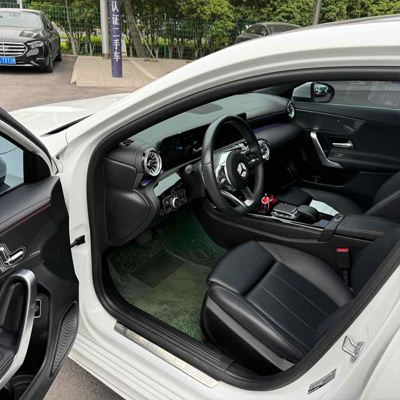 Поддержанный Mercedes-Benz A-Class 2022, A200L Sport Sedan Fashion