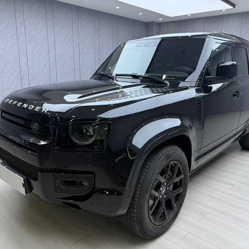 Поддержанный Land Rover Defender 110 2024, 3.0T P400 Black Edition