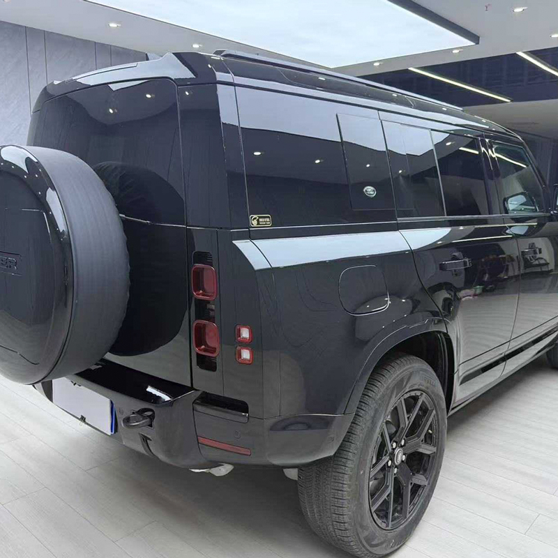 Поддержанный Land Rover Defender 110 2024, 3.0T P400 Black Edition