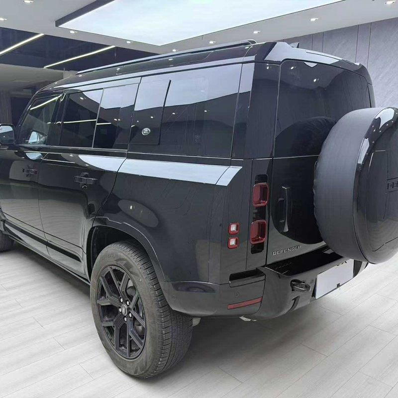 Поддержанный Land Rover Defender 110 2024, 3.0T P400 Black Edition