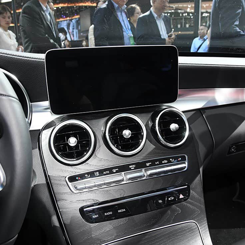 Поддержанный Mercedes-Benz C300 2019, C 300 L Sport