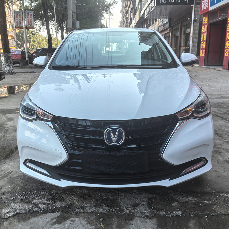 Поддержанный Changan Alsvin 2019, 1.5L DCT Luxury (Euro 6)