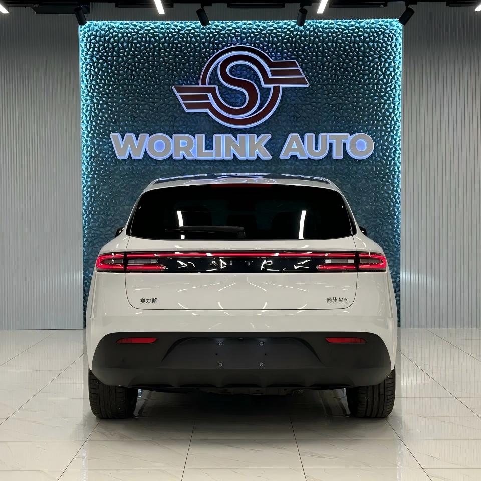 AITO M5 Extended Range 4WD Ultimate – общий запас хода 1265 км, разгон за 4,8 с, Huawei ADS 2.0, в наличии в России.