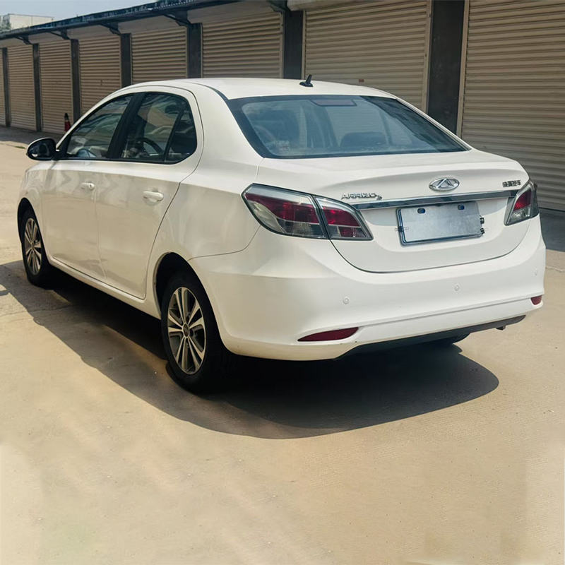 Поддержанный Chery Arrizo 3 2015, 1.5L Manual Basic