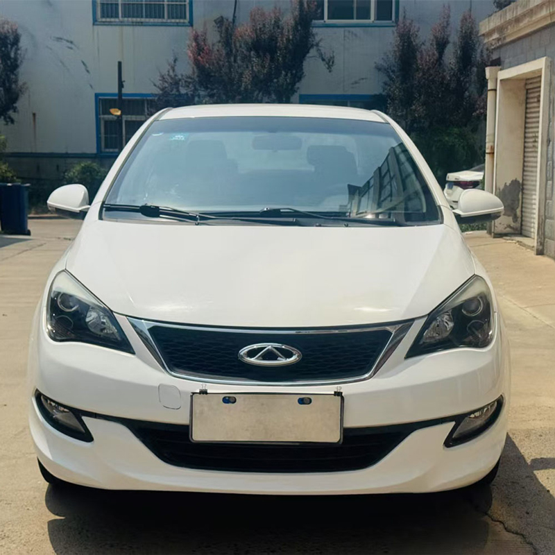 Поддержанный Chery Arrizo 3 2015, 1.5L Manual Basic