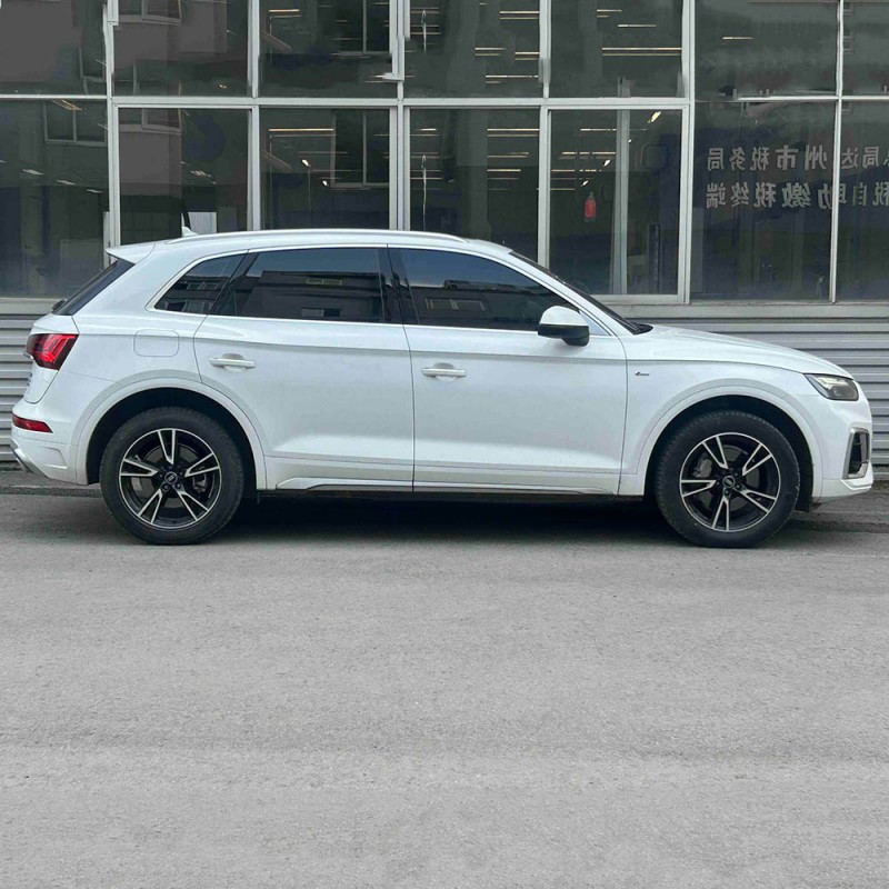 Audi Q5L 2022 40T Fashionable Dynamic Edition двигатель 2.0T, виртуальная приборная панель, панорамная крыша, удлиненная колесная база, роскошный среднеразмерный внедорожник.