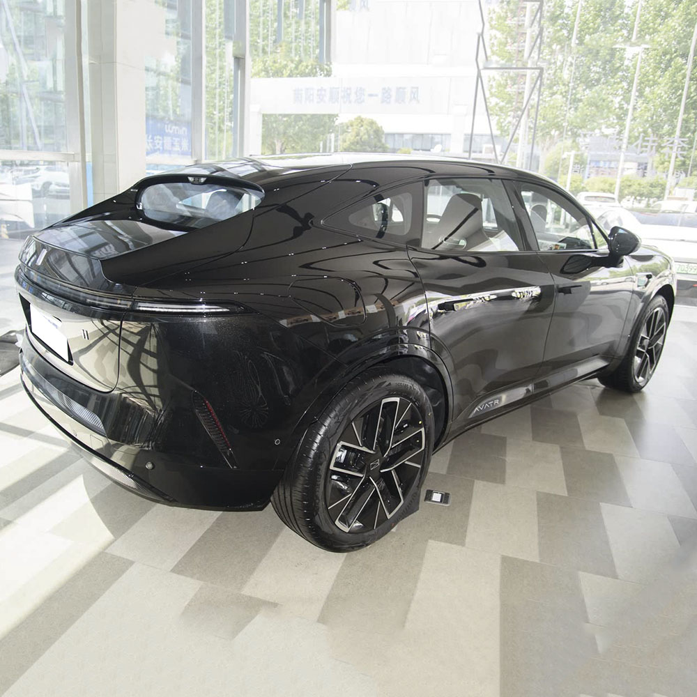 Avatr 11 2025 рестайлинговая версия с максимальным задним приводом и увеличенным радиусом действия