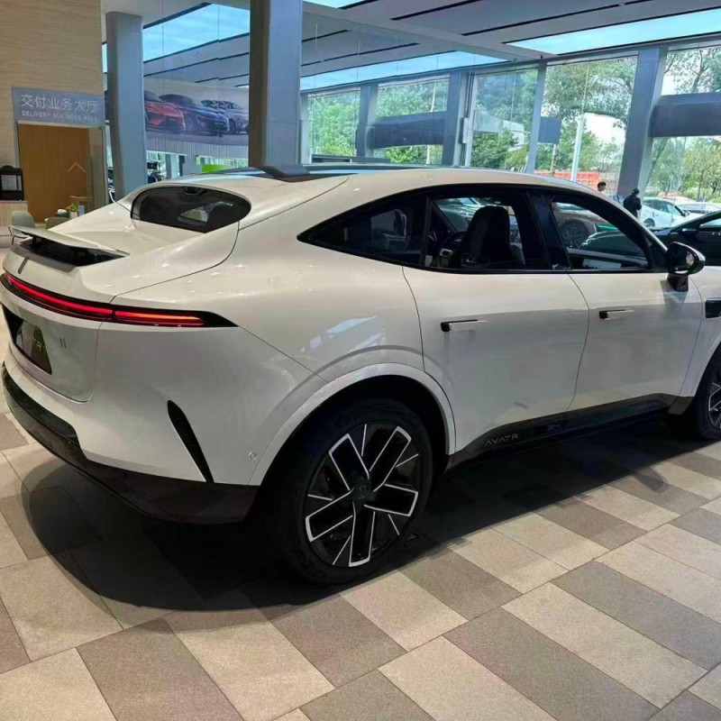 Avita 11 2025 Max Pure Electric Edition — средне- и крупногабаритный полностью электрический внедорожник, Huawei Intelligent Driving — подержанная флагманская модель с технологичной эстетикой.