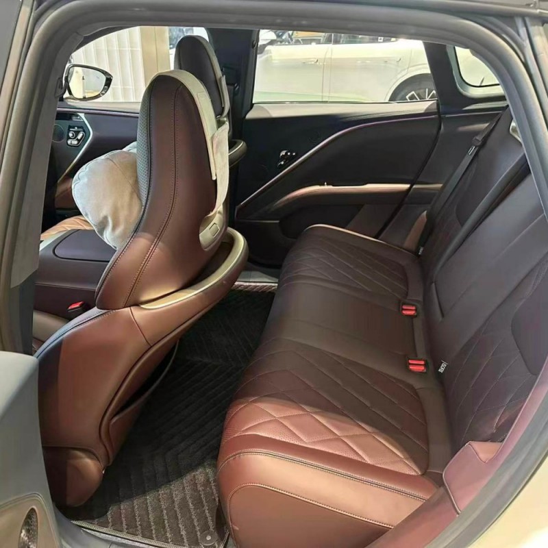Avita 11 2025 Max Pure Electric Edition — средне- и крупногабаритный полностью электрический внедорожник, Huawei Intelligent Driving — подержанная флагманская модель с технологичной эстетикой.