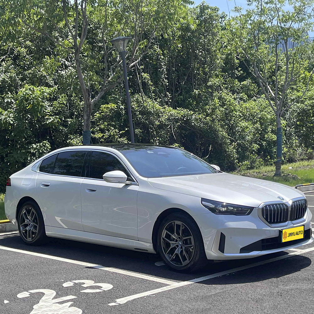 Комплектация BMW I5 2024 eDrive35L класса люкс