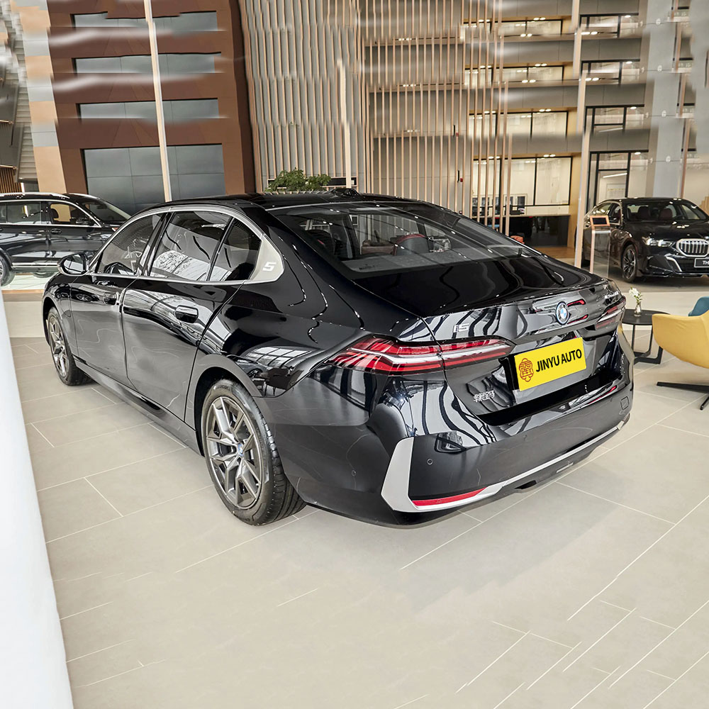 Комплектация BMW I5 2025 eDrive40L класса люкс