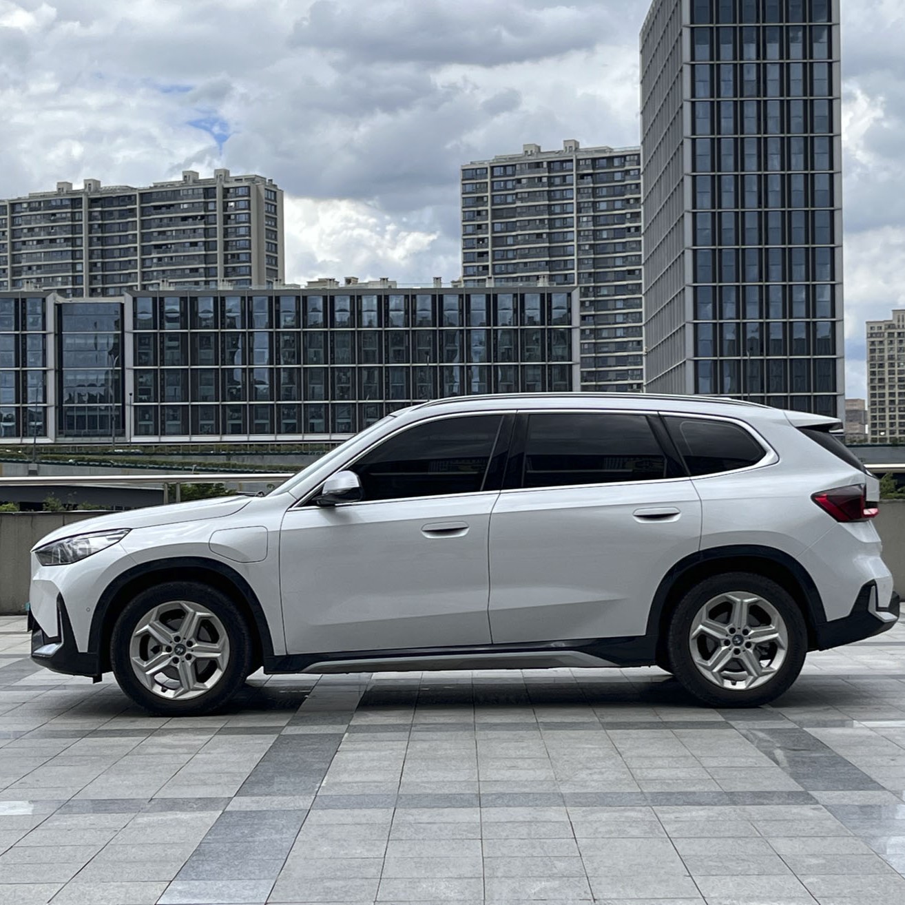 Дизайнерский пакет BMW IX1 2023 eDrive25L X