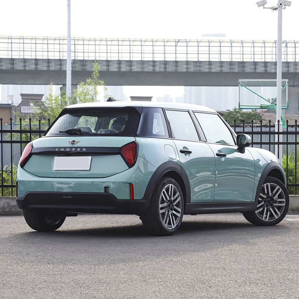 BMW MINI 2025 1,5-тонный классический пятидверный автомобиль Cooper