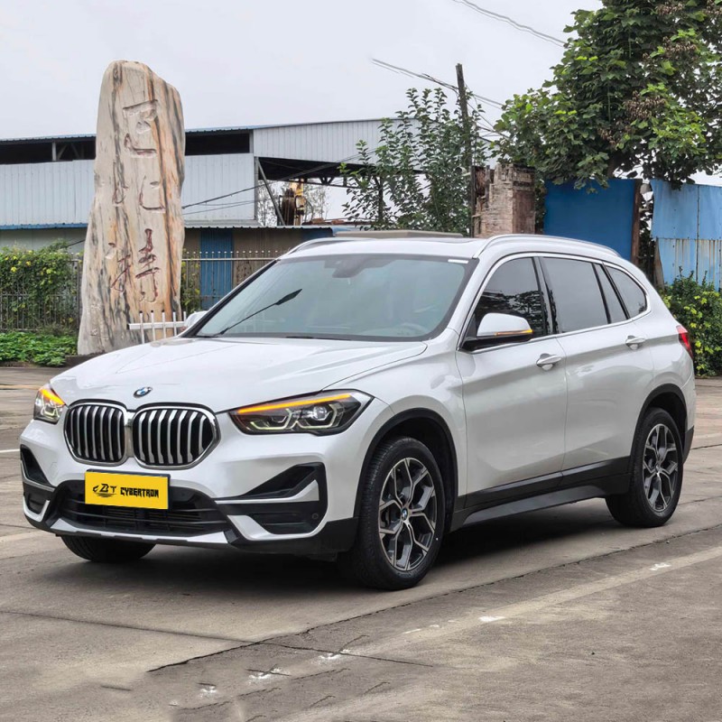 BMW X1 2022 sDrive25Li Leading Edition, двигатель 2.0T B48, электронный селектор передач, салон цвета мокко, увеличенные задние сиденья, спортивный внедорожник.