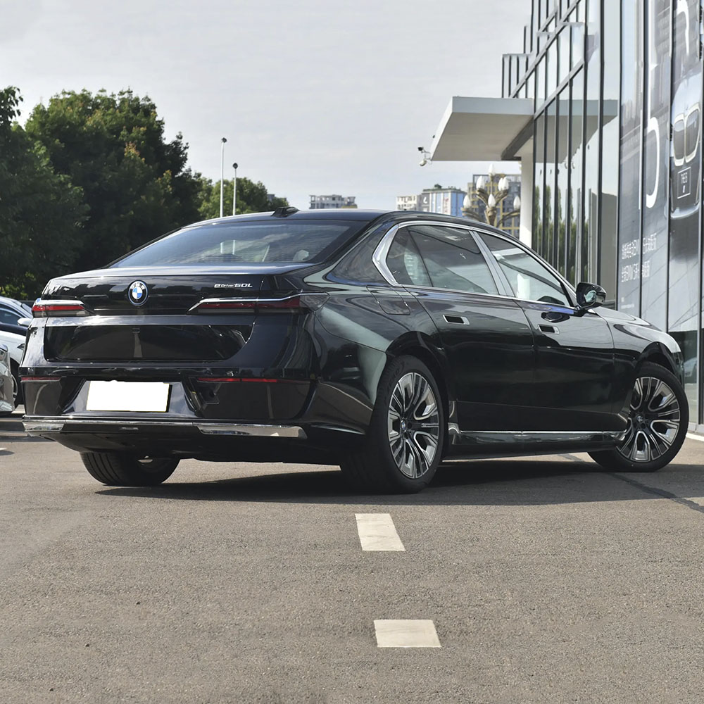 Комплектация BMW i7 2023 eDrive50L Leading Edition класса люкс