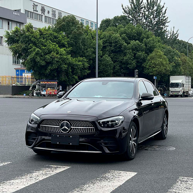 Поддержанный Mercedes-Benz E350eL 2022, подзаряжаемый гибрид (PHEV)