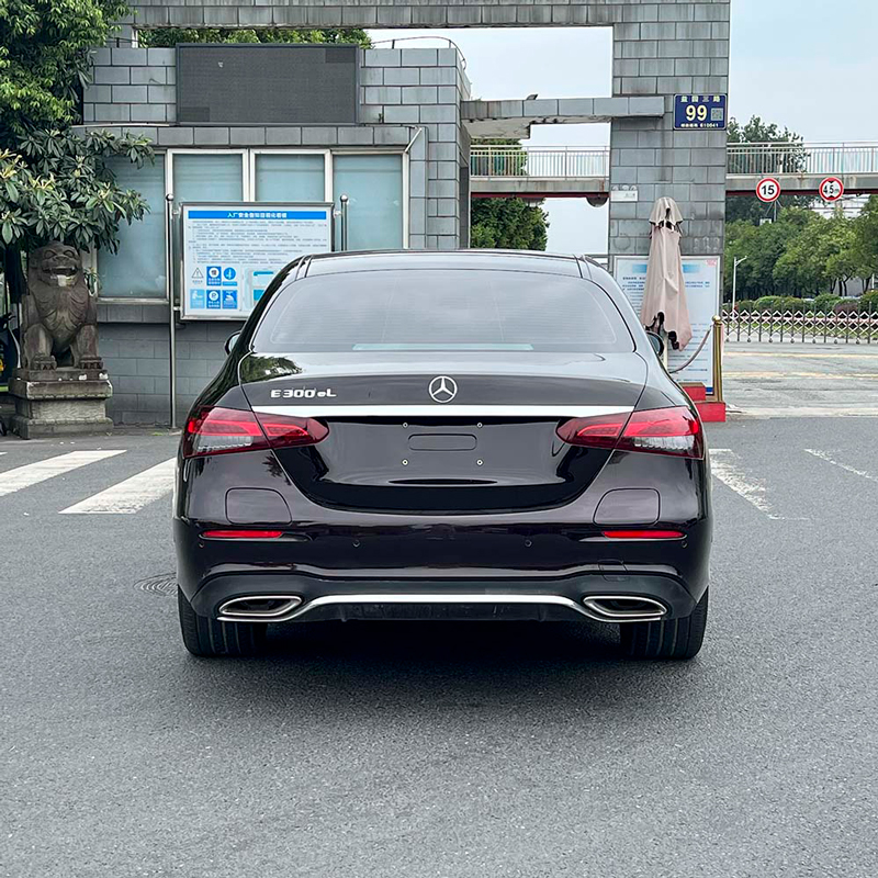 Поддержанный Mercedes-Benz E350eL 2022, подзаряжаемый гибрид (PHEV)