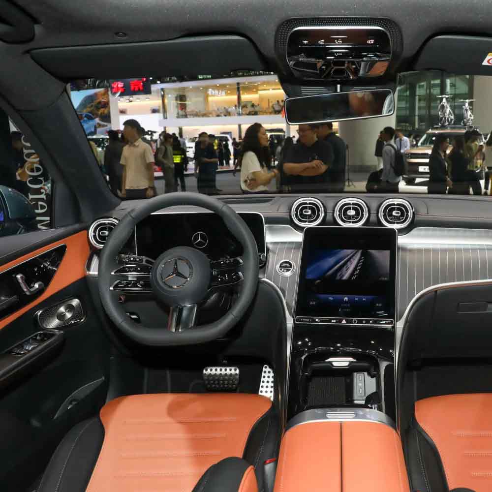 Новый внедорожник Mercedes-Benz GLC 2025