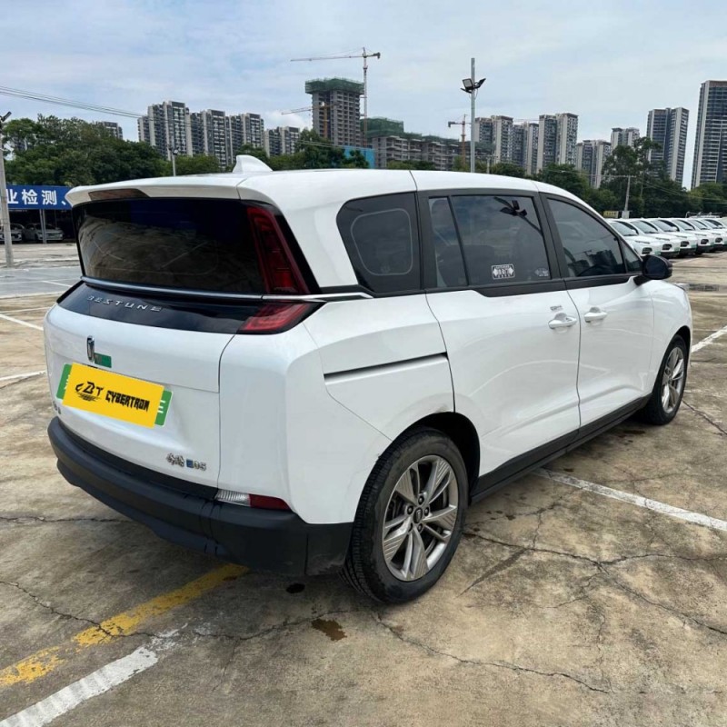 Bestune NAT 2023 PRO Enjoy Travel Edition — полностью электрический минивэн с раздвижными дверями и просторным салоном, — является лучшим выбором для сервисов заказа такси.
