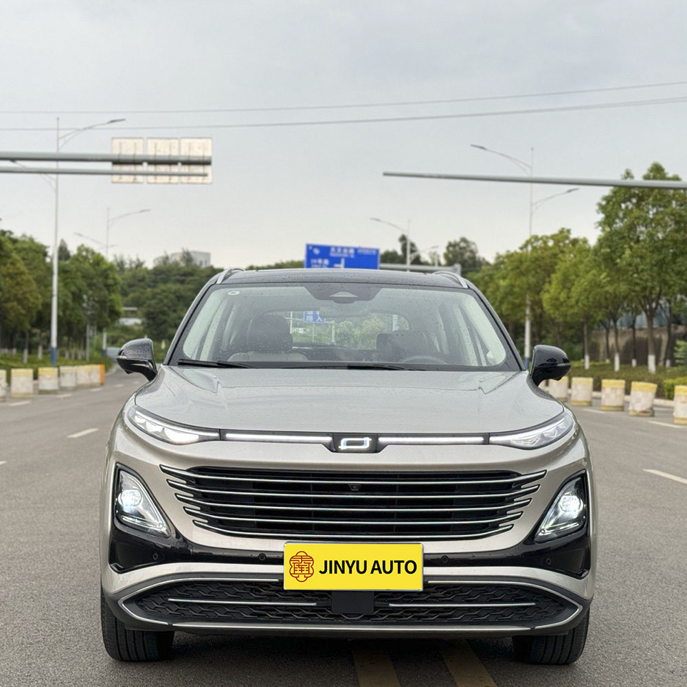 Флагманская модель Bestune T90 2023 2.0T с автоматическим управлением