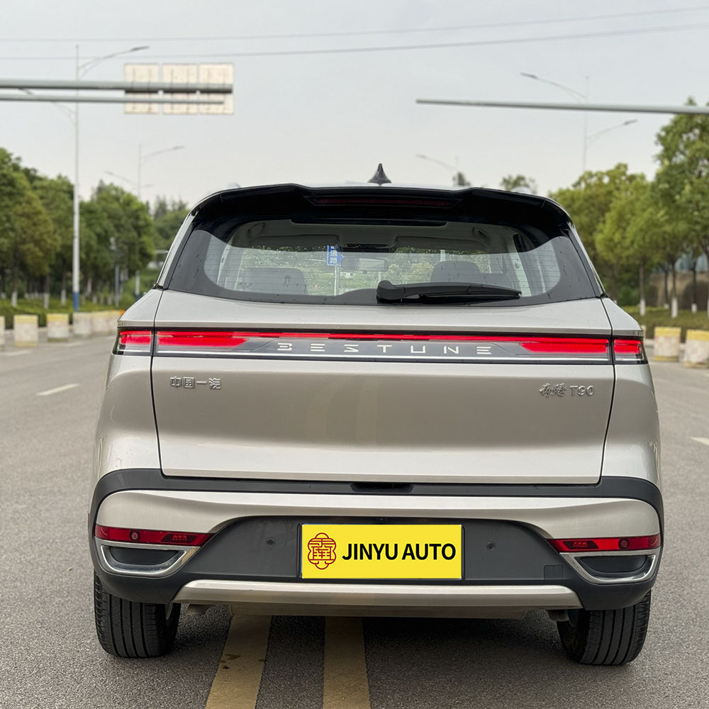 Флагманская модель Bestune T90 2023 2.0T с автоматическим управлением