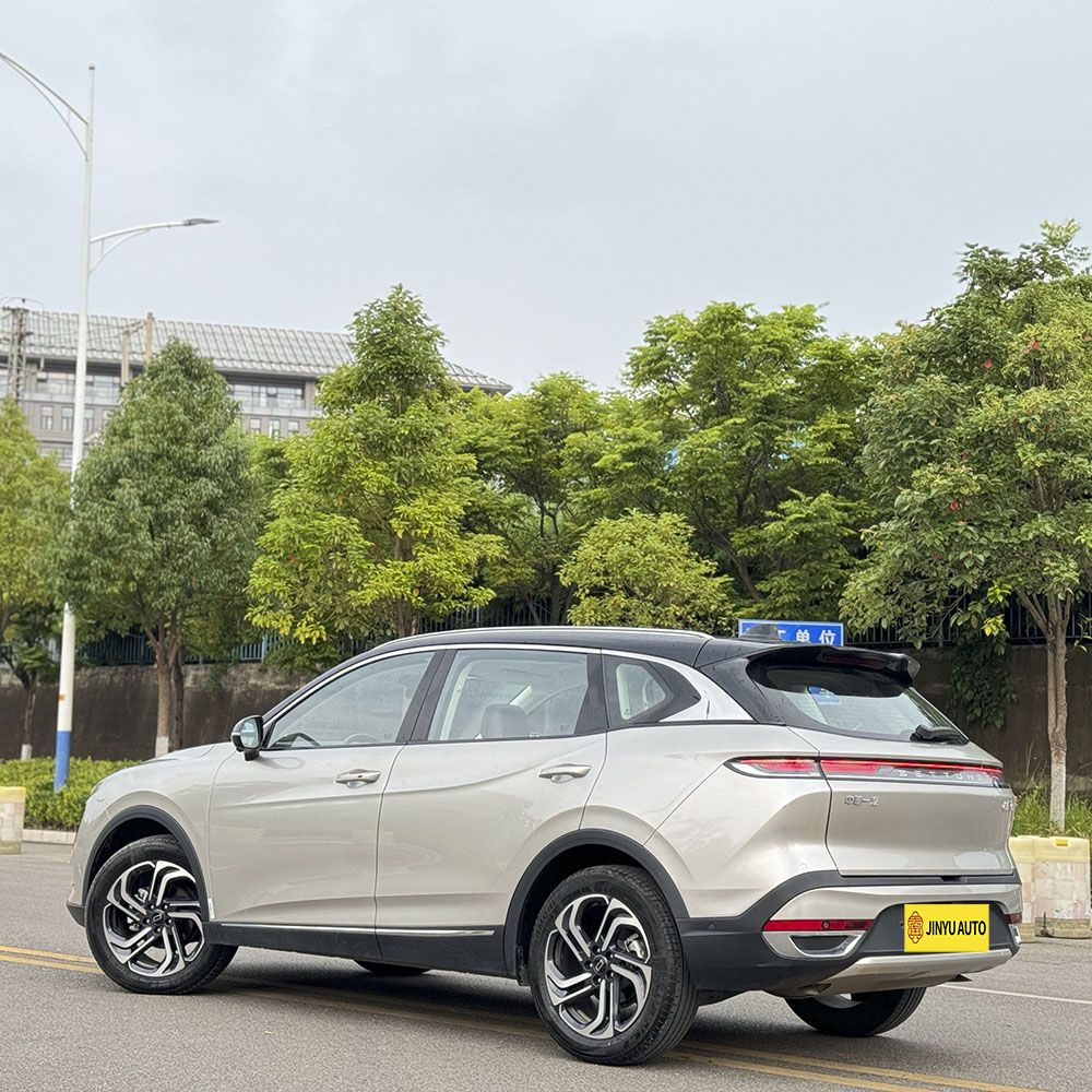 Флагманская модель Bestune T90 2023 2.0T с автоматическим управлением