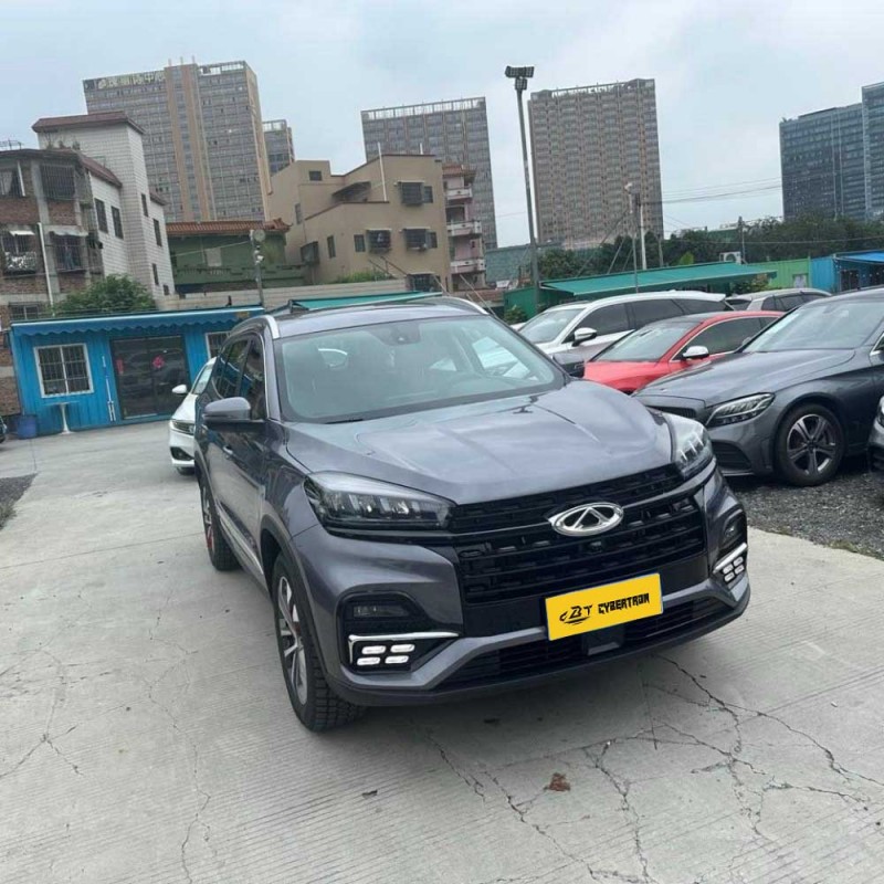 Chery Tiggo 8 (версия Glory Edition 2024 года, комплектация Excellence с турбомотором 230TCI и АКПП): пятиместный среднеразмерный кроссовер, отличающийся просторным и практичным салоном — отличный выбор для семейных путешествий.