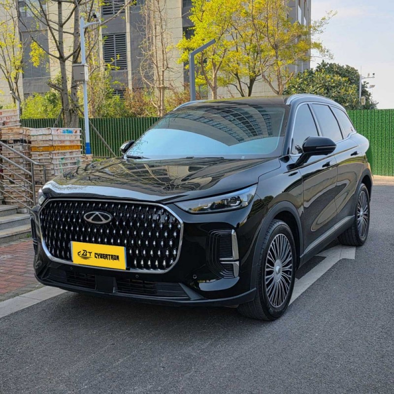 Chery Tiggo 8L 2024 2.0T 2WD Premium Edition — пятиместный среднеразмерный внедорожник с мощными характеристиками, качественный подержанный вариант для семей.