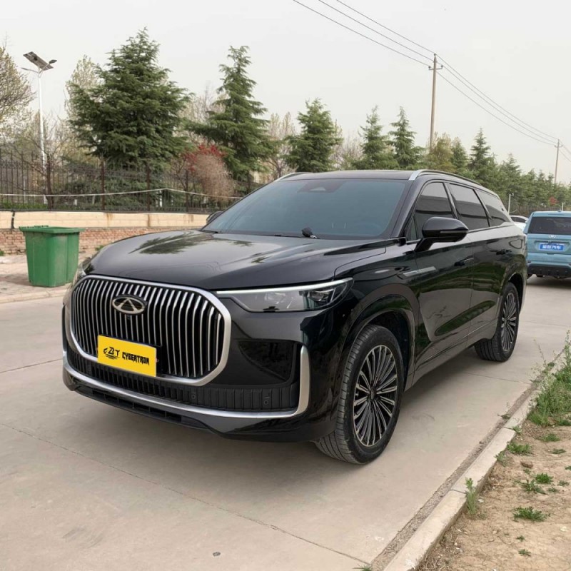 Chery Tiggo 9 (модель 2025 года), комплектация «Haoxiang» (двигатель 2.0T, трансмиссия DCT, передний привод) — пятиместный среднеразмерный кроссовер с отличной динамикой: качественный вариант автомобиля с пробегом для семьи.