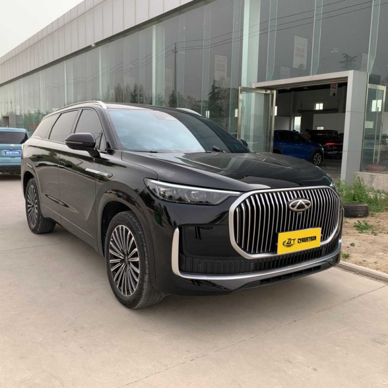 Chery Tiggo 9 (модель 2025 года), комплектация «Haoxiang» (двигатель 2.0T, трансмиссия DCT, передний привод) — пятиместный среднеразмерный кроссовер с отличной динамикой: качественный вариант автомобиля с пробегом для семьи.