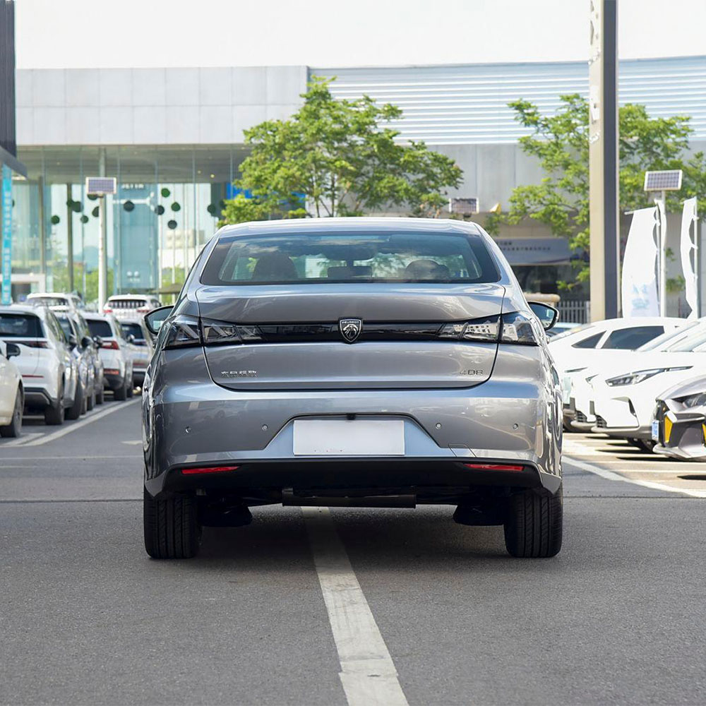 Dongfeng Peugeot 408 (Донфенг Пежо 48) 2022 1,6 Т в легком исполнении