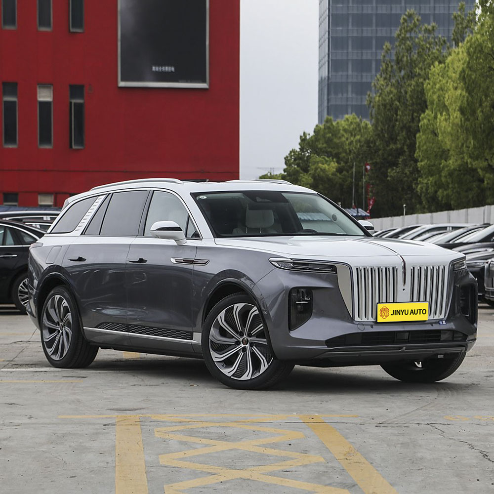 Четырехместный флагманский автомобиль Hongqi E-HS9 2024 с пробегом 660 км