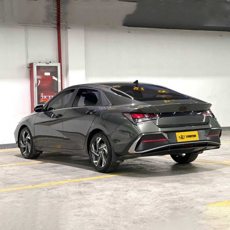 Hyundai Elantra 1.5L CVT GLX Elite Edition 2023 года — компактный седан, экономичный и стильный, хороший выбор для надежного подержанного автомобиля.