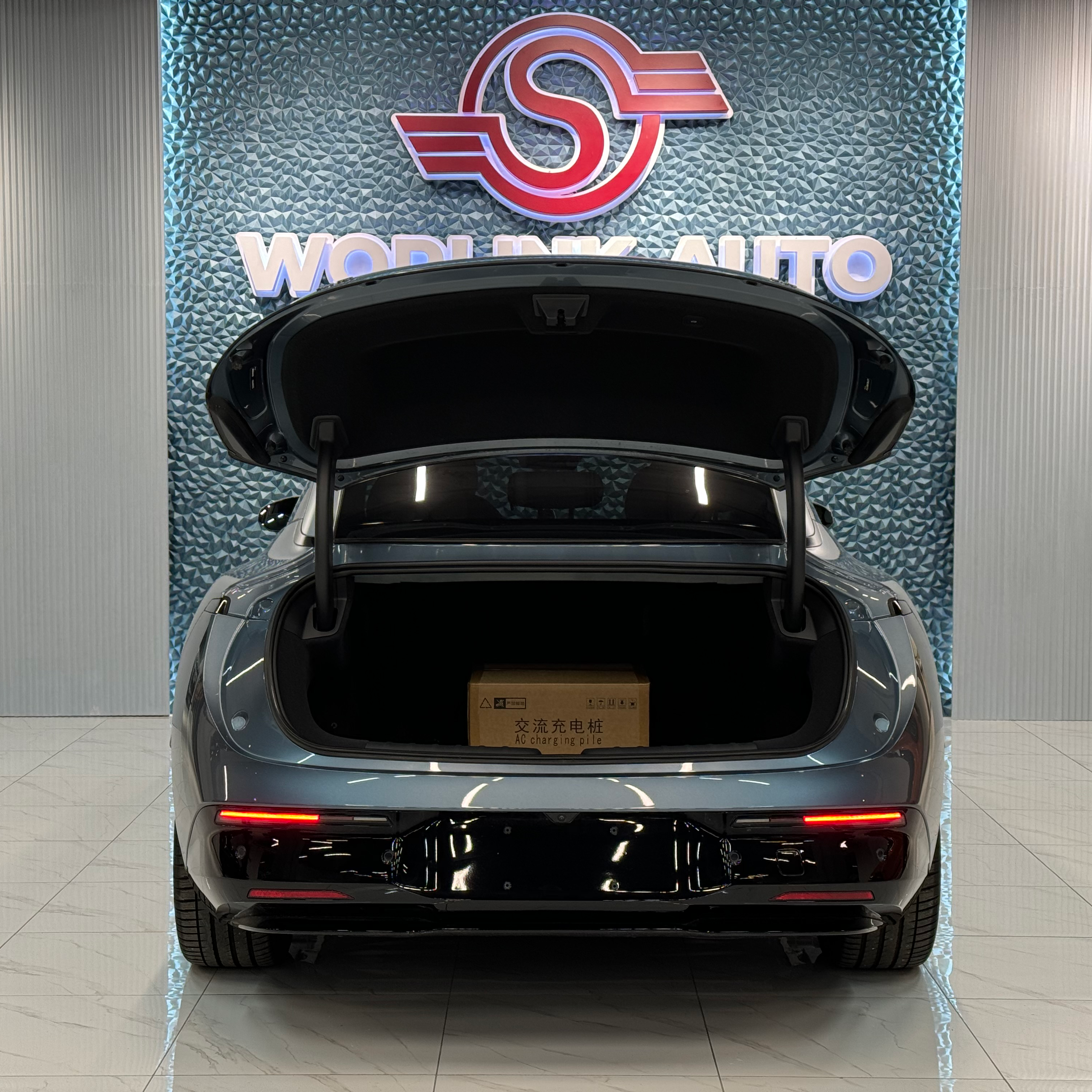 Zeekr 007 (2WD/4WD) – Smart Drive 2, Россия. В наличии, запас хода 870 км, быстрая зарядка 5,5C, готов к самовывозу.