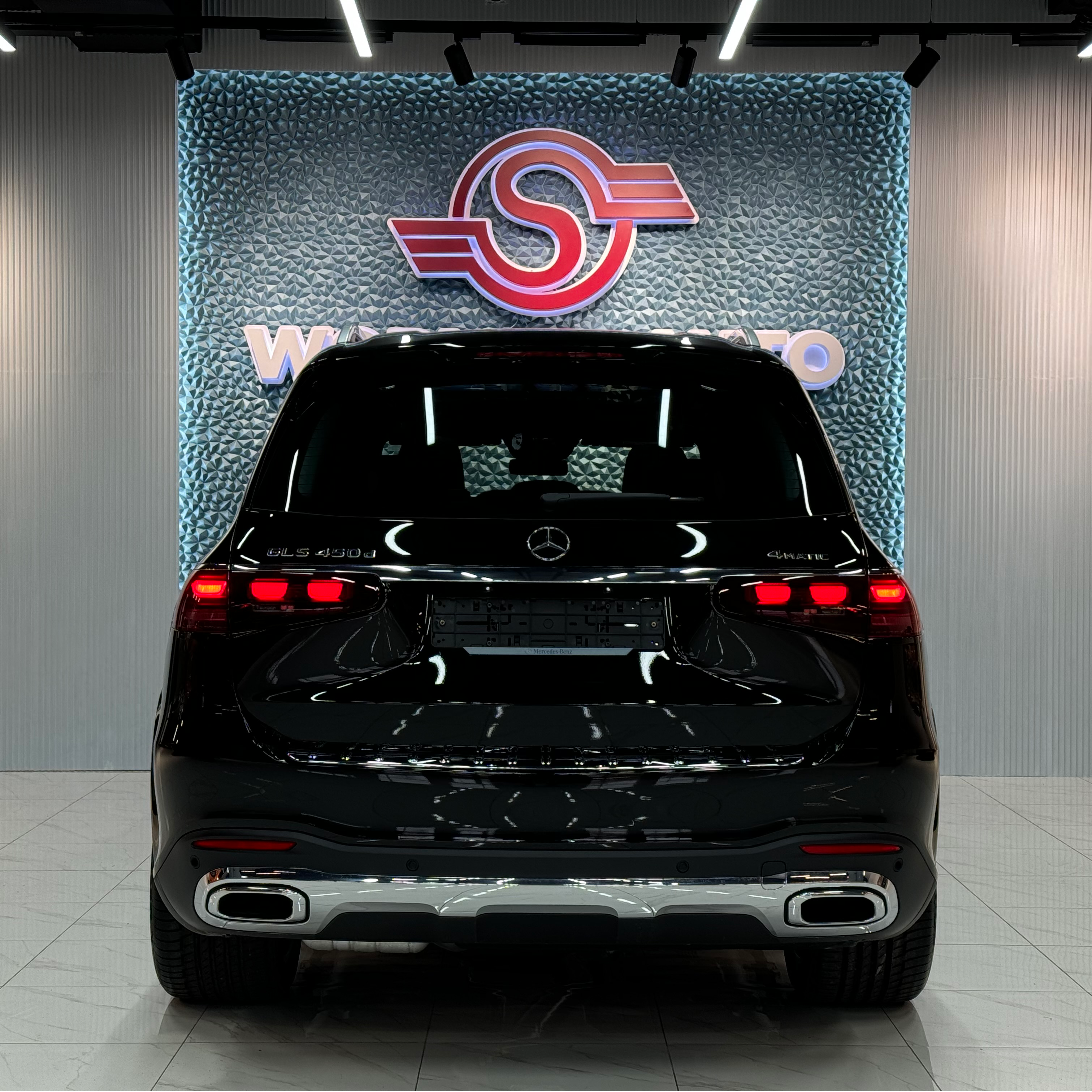 Mercedes-Benz GLS 450d 3.0L (производство Корея) – В наличии, Россия, 3.0D V6, полный привод 4MATIC, полноразмерный роскошный внедорожник, немедленная доставка.