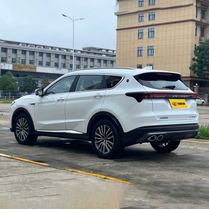 Jetour X70 Plus 2024 Champion Edition 1.5T DCT Champion MAX 7-местный внедорожник: Просторный и доступный, идеально подходит для семей из нескольких человек (б/у).