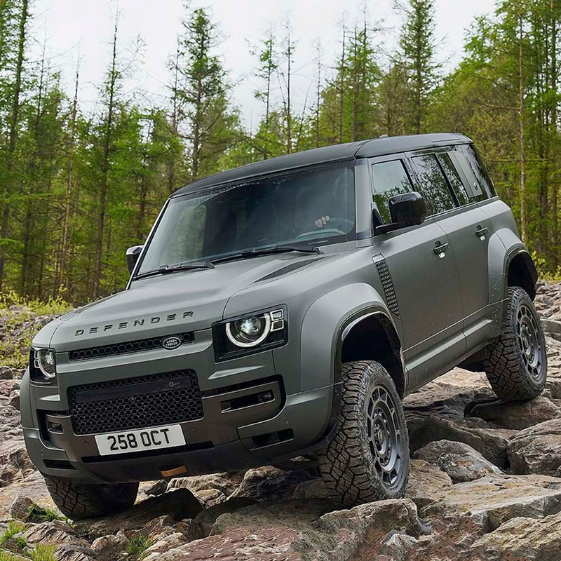 Поддержанный Land Rover Defender 110 2024, 3.0T P400 Black Edition