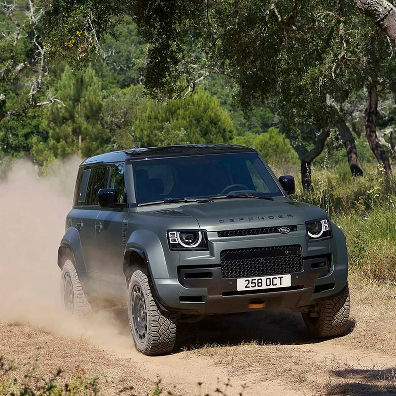 Поддержанный Land Rover Defender 110 2024, 3.0T P400 Black Edition