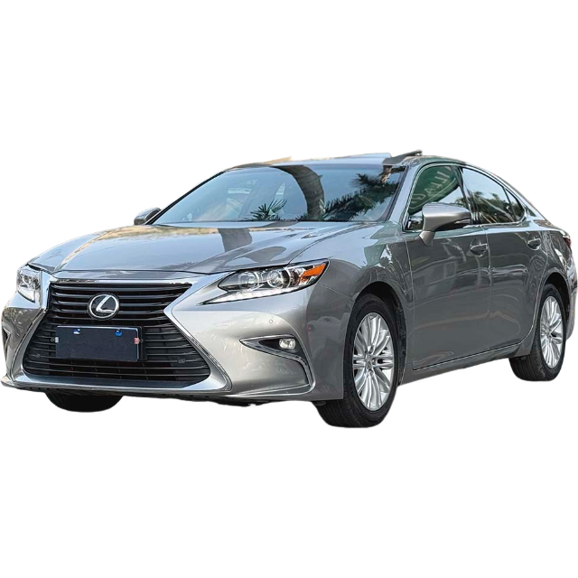 Элегантная версия Lexus ES 250 2015 года выпуска