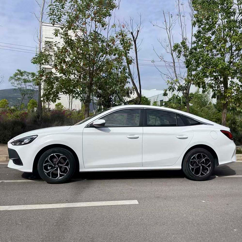 Поддержанный MG5 2023, 180DVVT Manual Trend