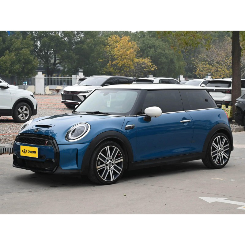 MINI COOPER S Artist 2.0T 2022 года: Классический британский «горячий хэтчбек», спортивный трехдверный, б/у, стильный автомобиль