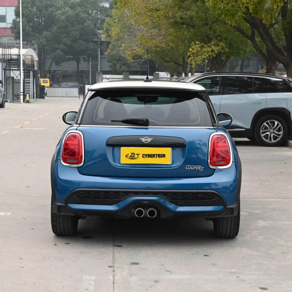 MINI COOPER S Artist 2.0T 2022 года: Классический британский «горячий хэтчбек», спортивный трехдверный, б/у, стильный автомобиль