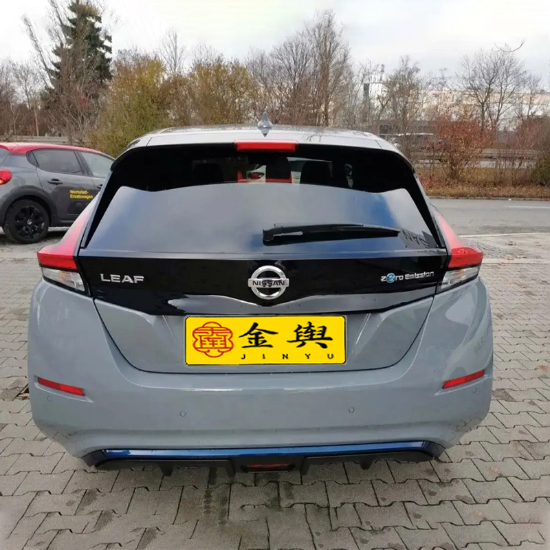 Поддержанный Nissan Leaf 2022, электромобиль