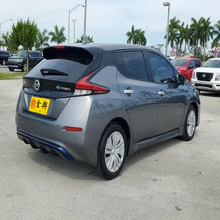 Поддержанный Nissan Leaf 2022, электромобиль