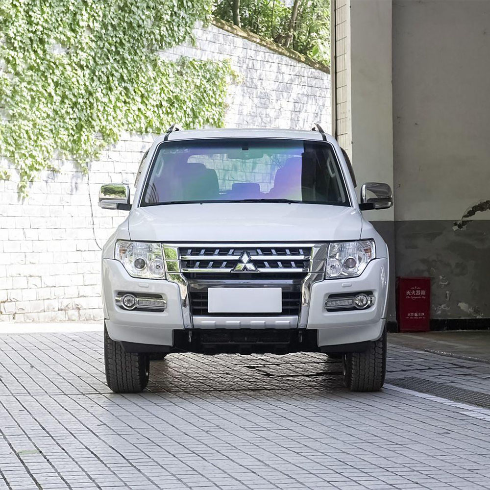 Mitsubishi Pajero V93 2021 Ближневосточной версии (параллельный импорт) 3.0 V6 высокой комплектации