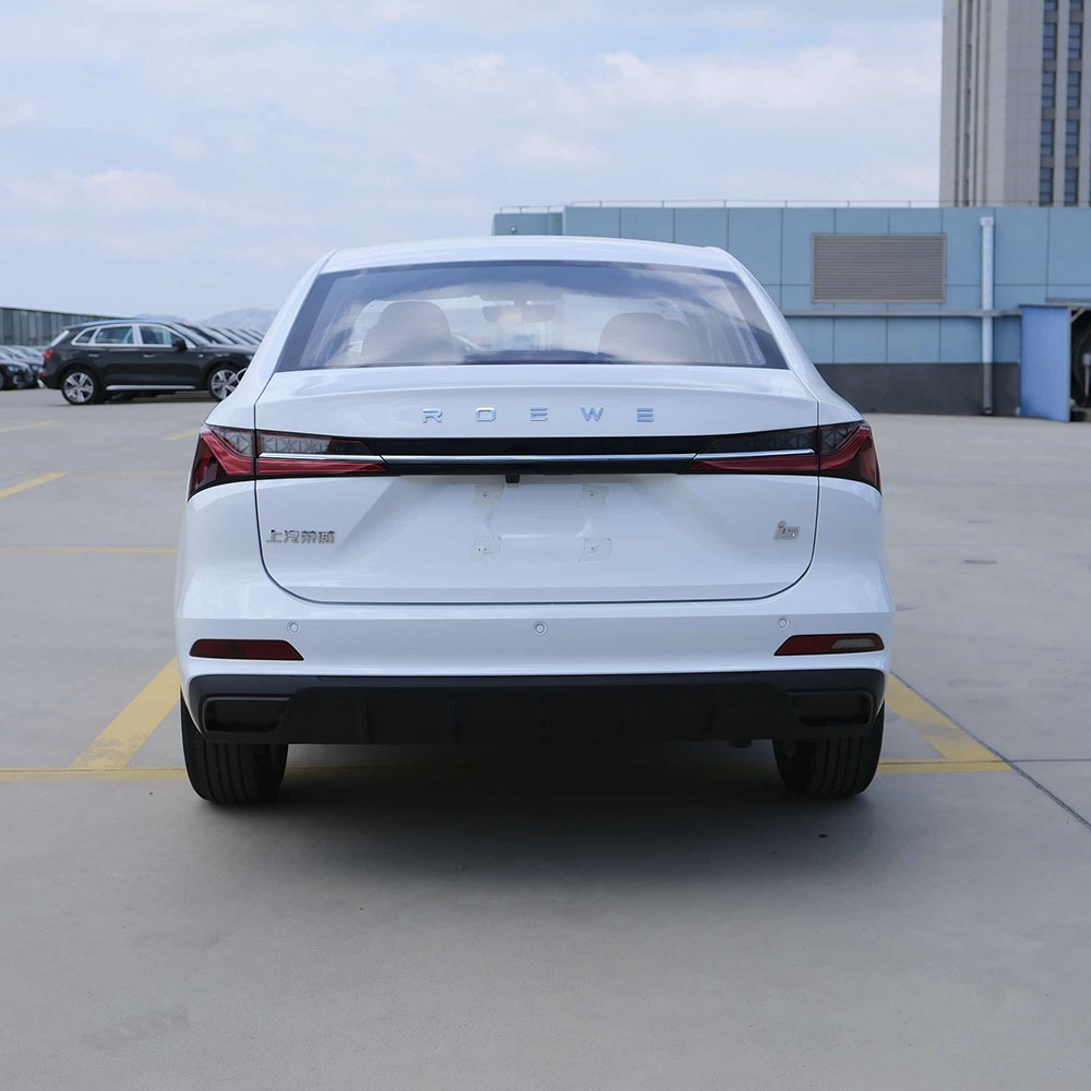 Roewe i5 2023 1,5л с ручным управлением Comfort Edition