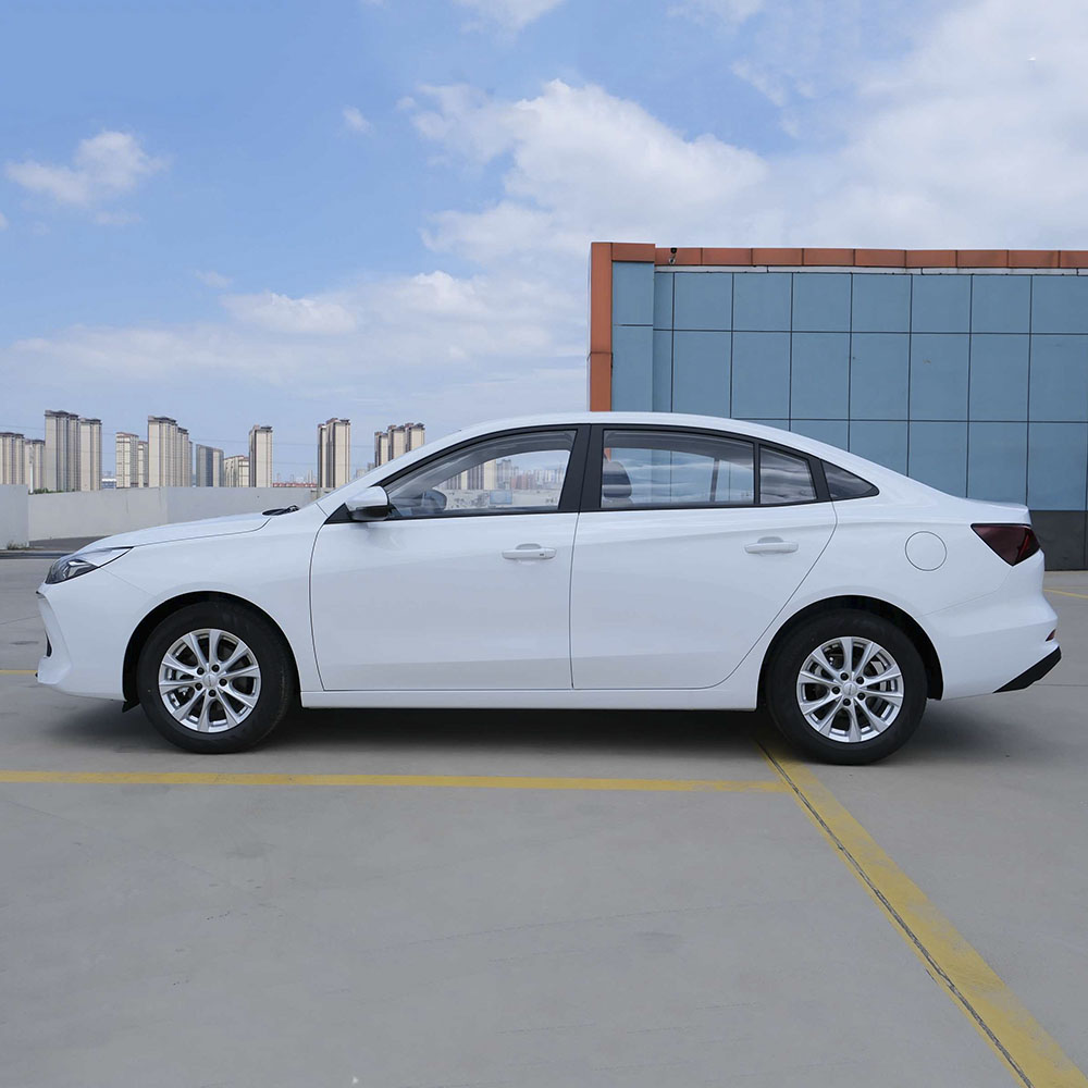 Roewe i5 2023 1,5л с ручным управлением Comfort Edition