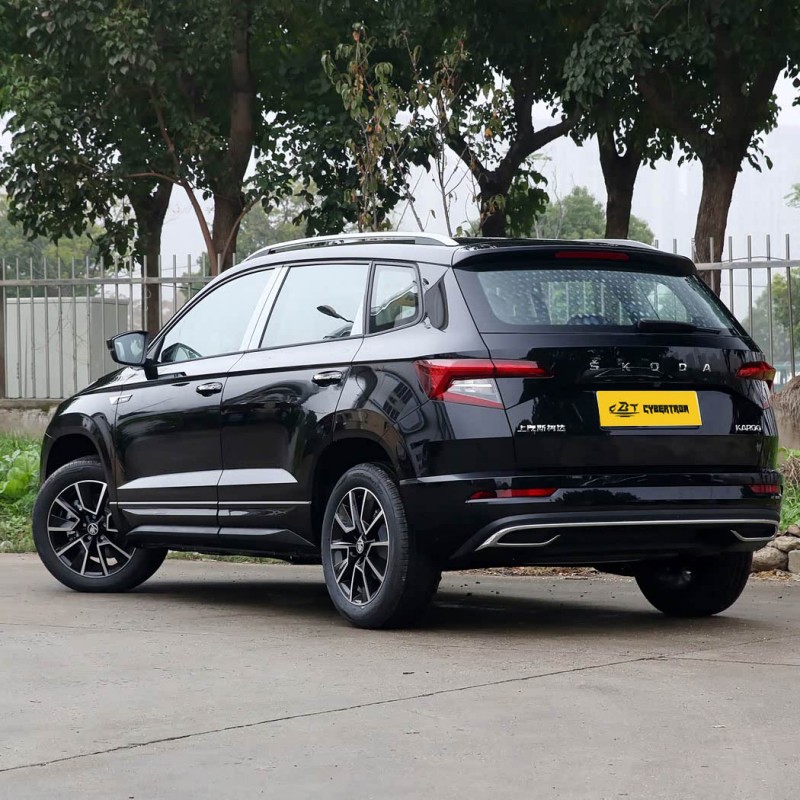 Škoda Karoq, модель 2025, TSI280, комплектация «Премиум» Немецкий компактный SUV, экономичный и практичный, почти новый подержанный семейный автомобиль для повседневных поездок