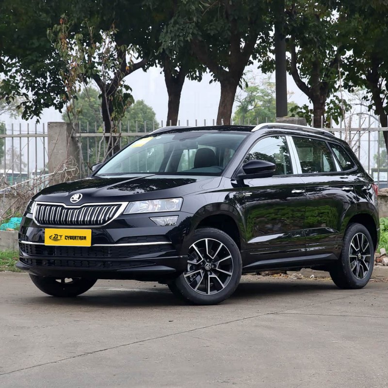 Škoda Karoq, модель 2025, TSI280, комплектация «Премиум» Немецкий компактный SUV, экономичный и практичный, почти новый подержанный семейный автомобиль для повседневных поездок