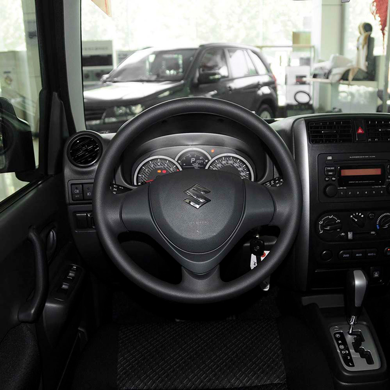 Поддержанный Suzuki Jimny 2015, 1.3 AT JLX